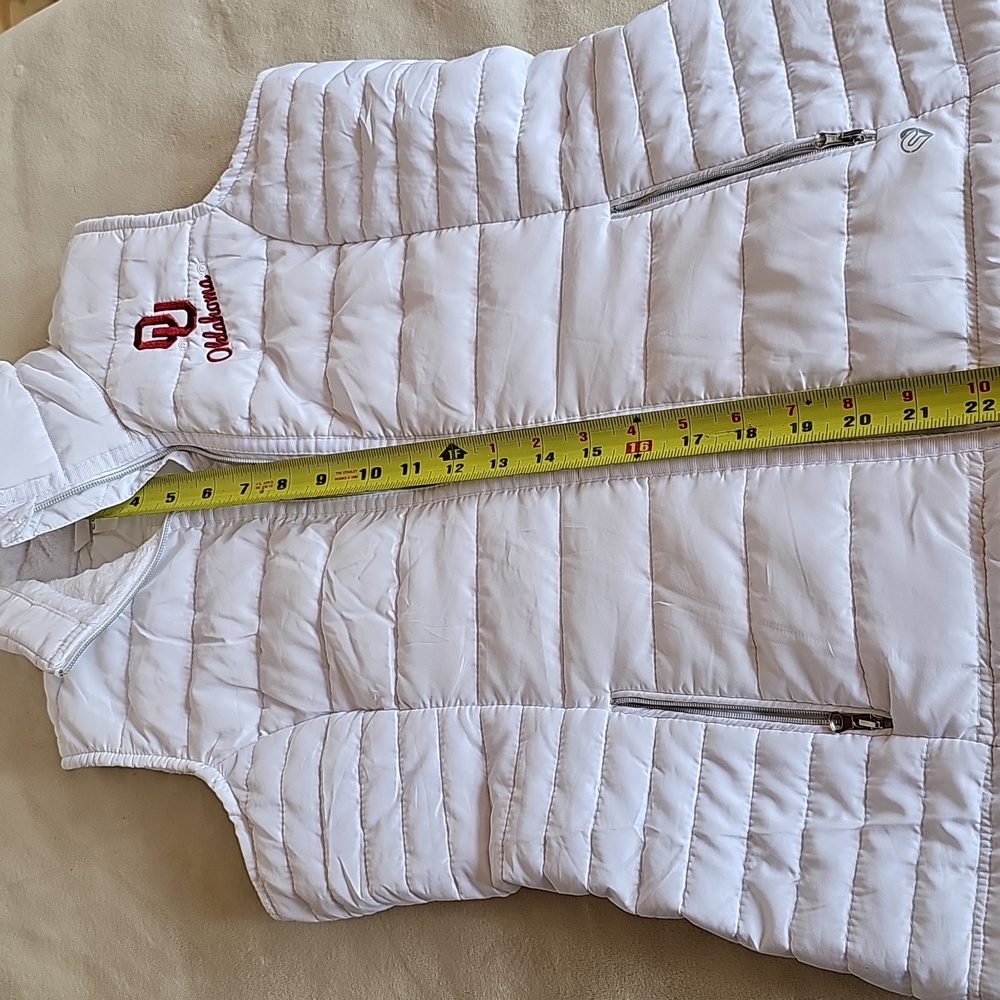 Colosseum White Quilted Vest with Red Logo - Picture 3 of 5